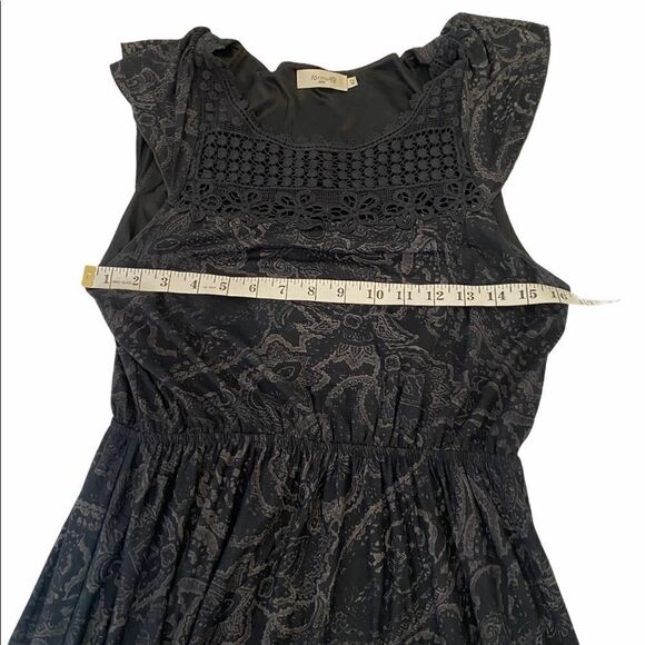 Black & Grey Paisley Soft Flowy Cap Sleeve Dress - Picture 6 of 10